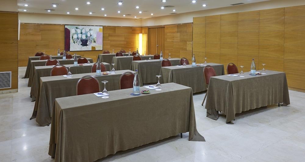 Nh Sport Hotel Сарагоса Екстериор снимка