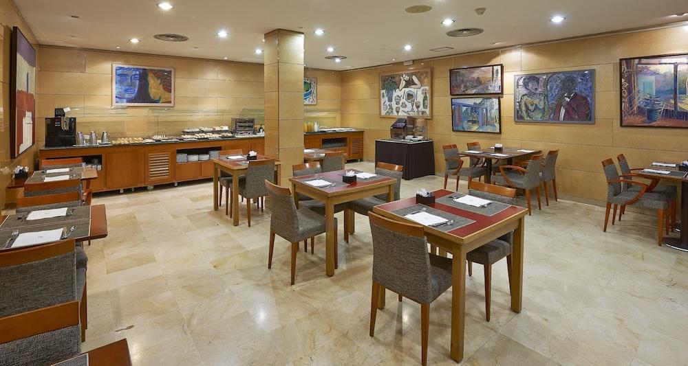 Nh Sport Hotel Сарагоса Екстериор снимка