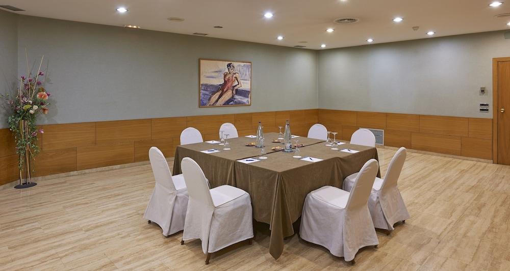 Nh Sport Hotel Сарагоса Екстериор снимка