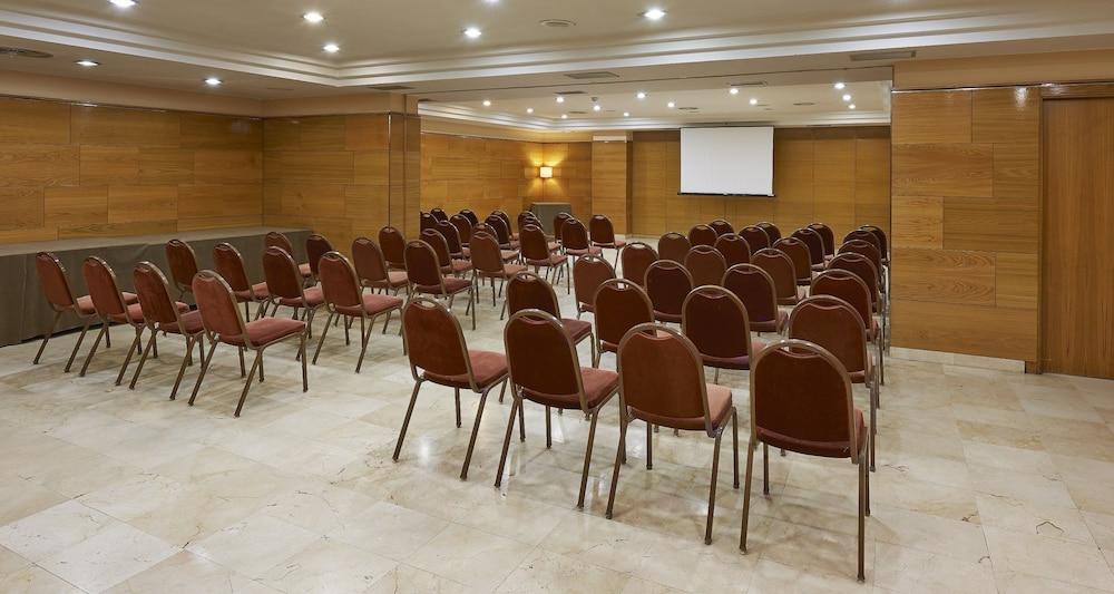 Nh Sport Hotel Сарагоса Екстериор снимка