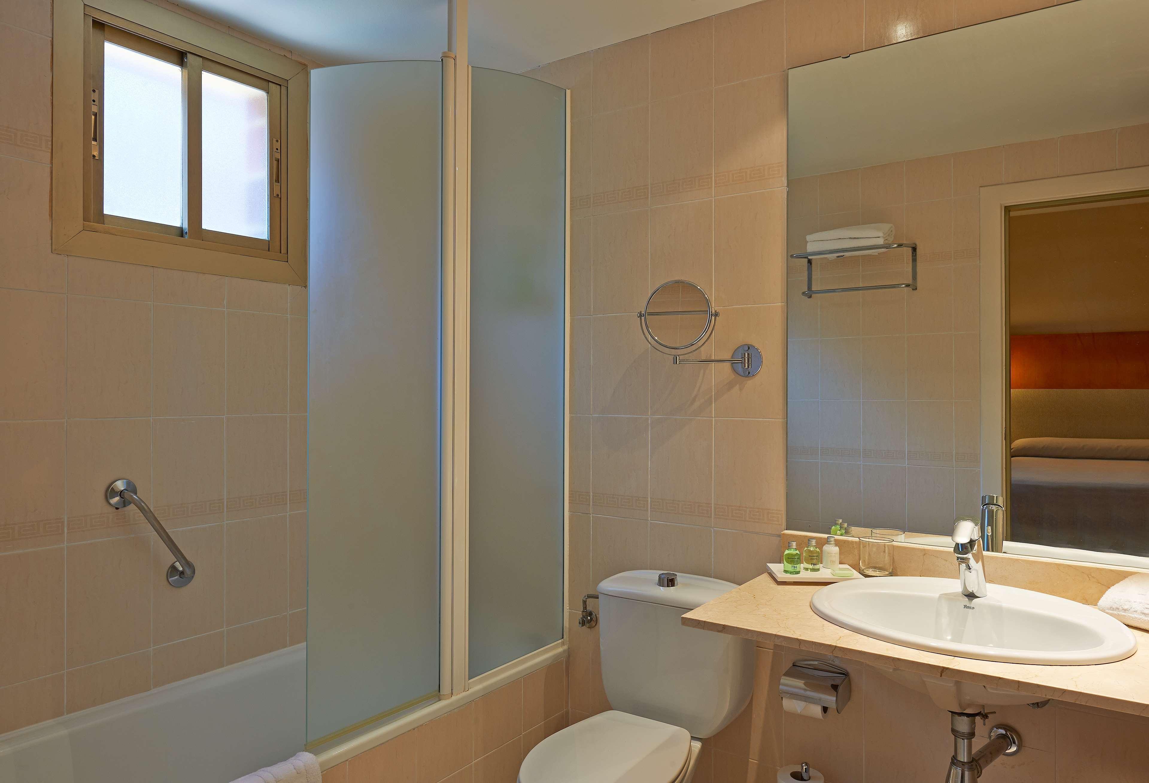 Nh Sport Hotel Сарагоса Екстериор снимка