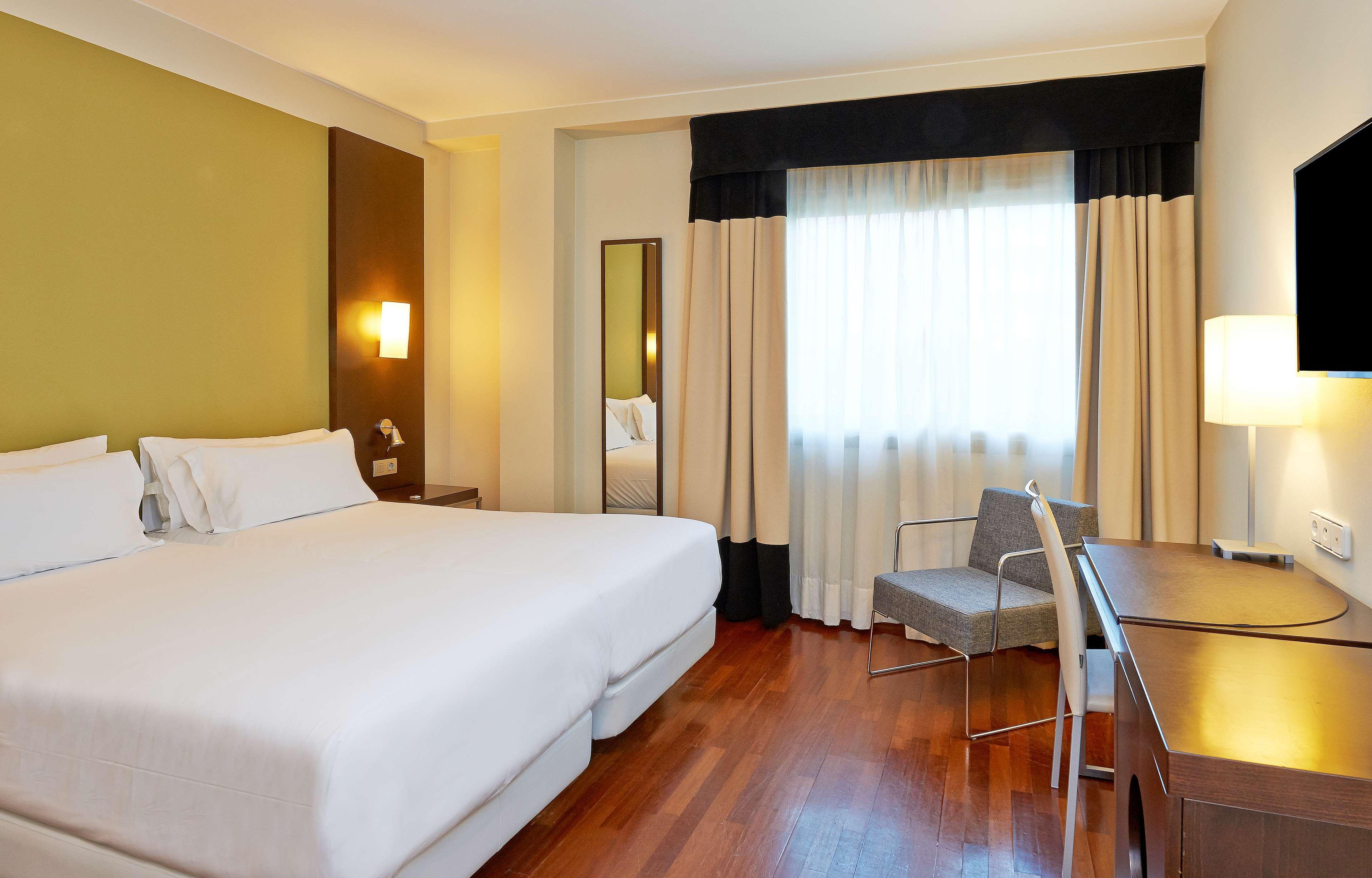 Nh Sport Hotel Сарагоса Екстериор снимка