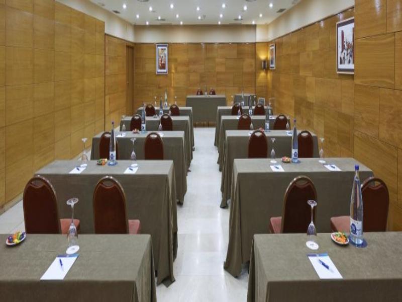 Nh Sport Hotel Сарагоса Екстериор снимка