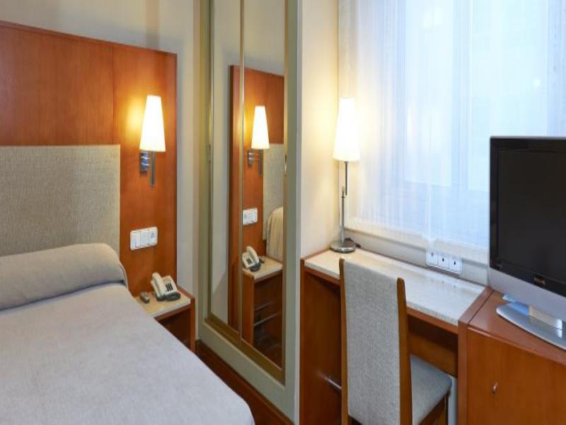 Nh Sport Hotel Сарагоса Екстериор снимка