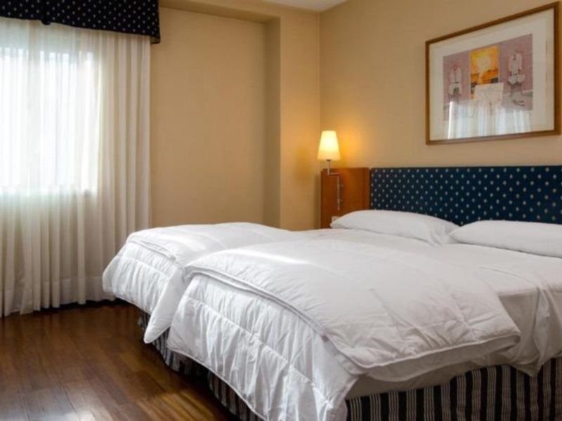 Nh Sport Hotel Сарагоса Екстериор снимка
