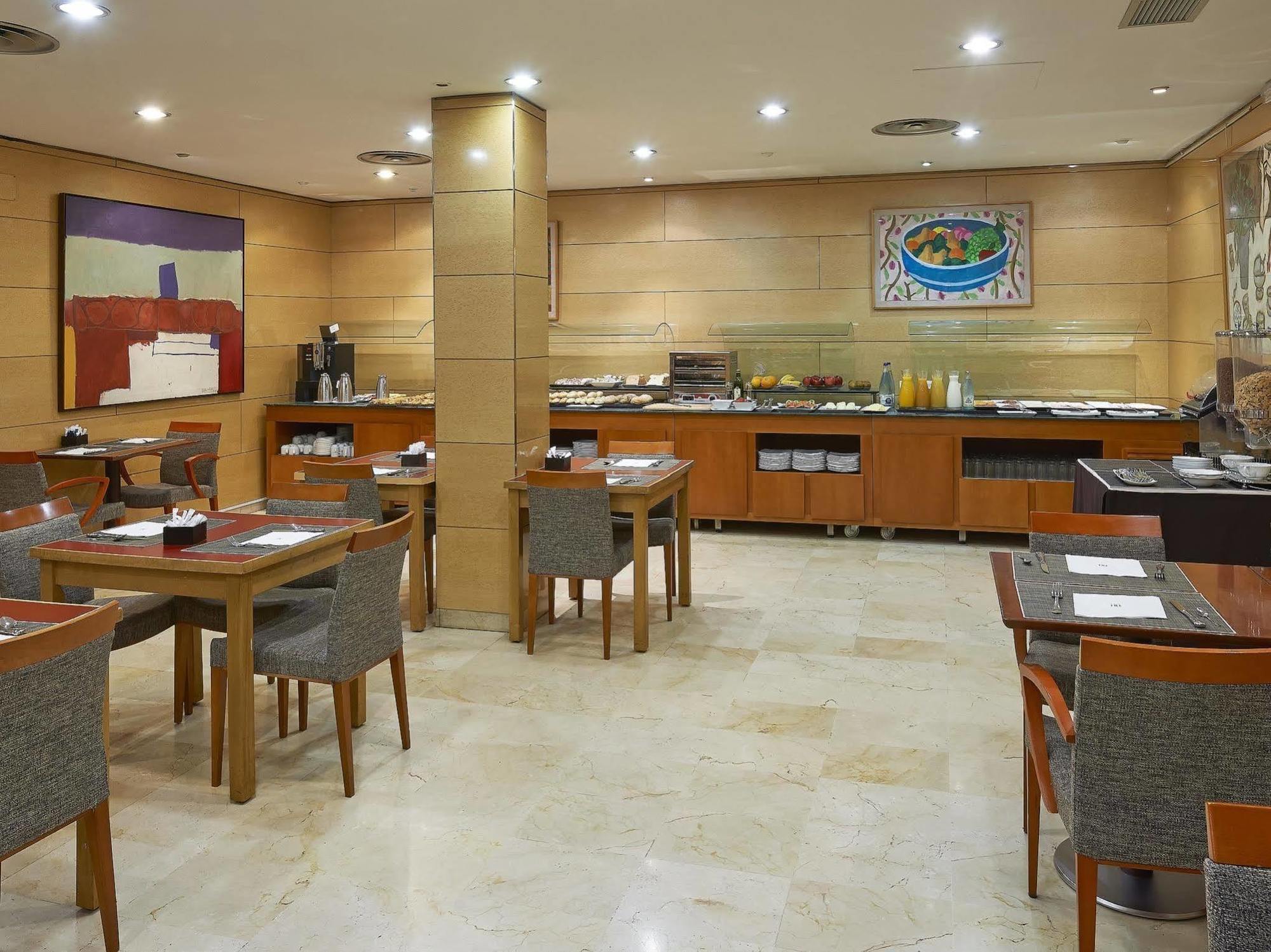 Nh Sport Hotel Сарагоса Екстериор снимка